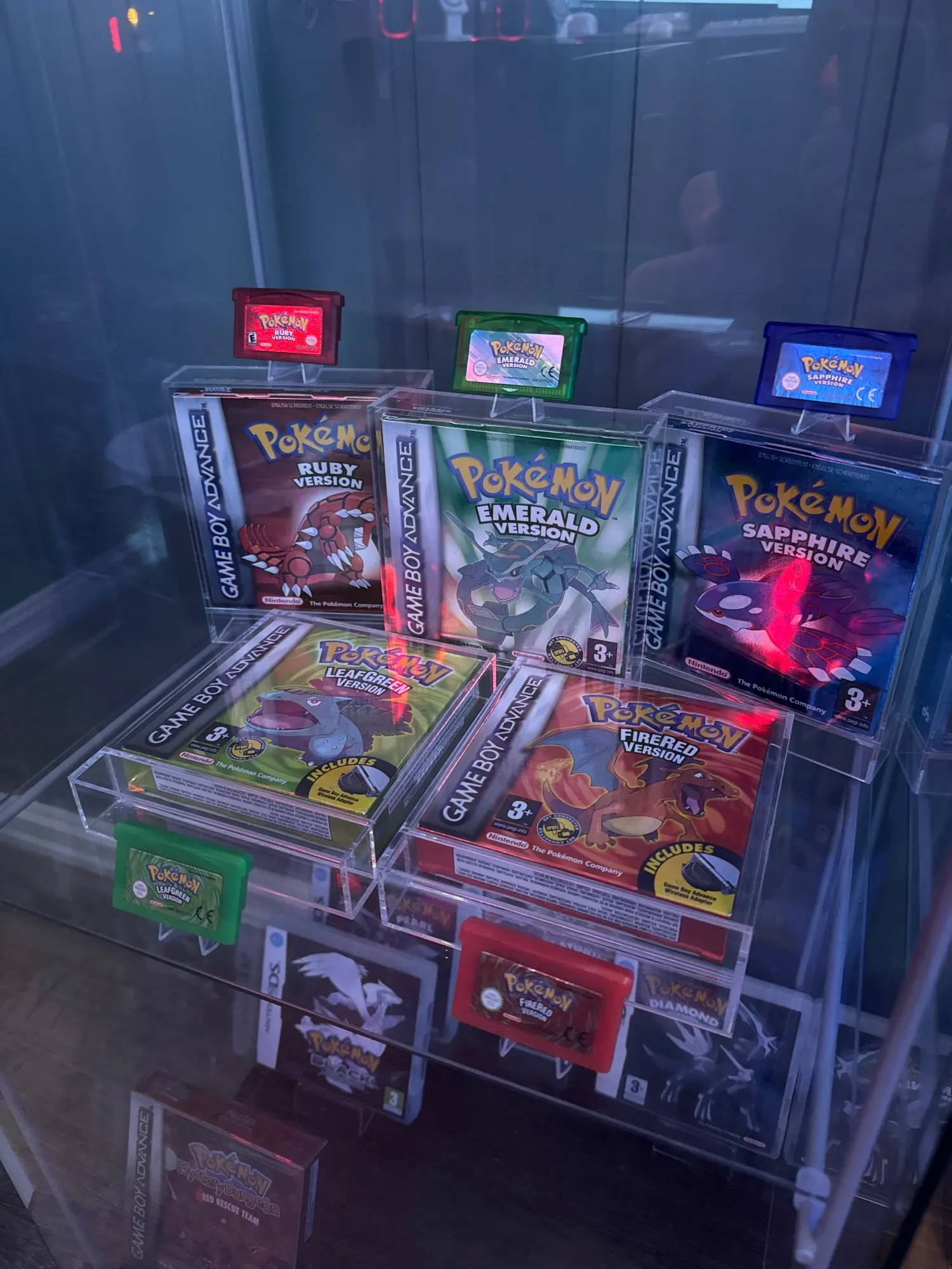 Luxury Clear Acrylic Protectiv - đánh giá và giá Game Cartridge Case