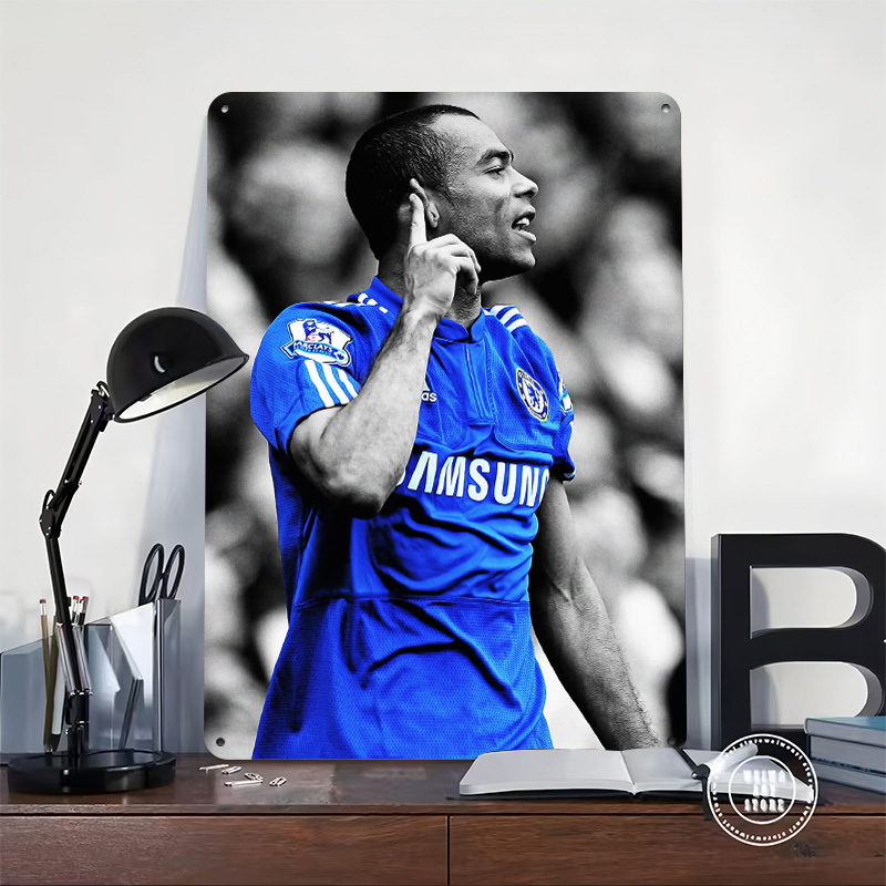 Ashley Cole in Chelsea Jersey  - đánh giá và giá Retro Gaming Jersey